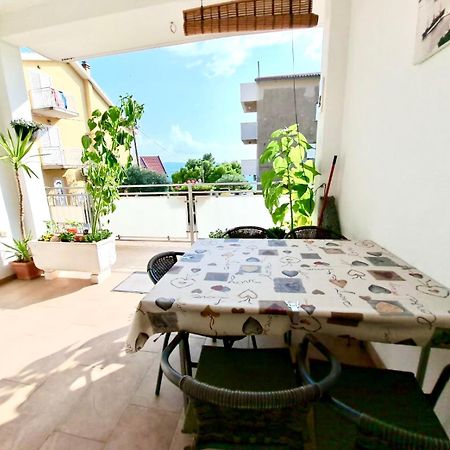 Nemira Beach Getaway Оміш Екстер'єр фото