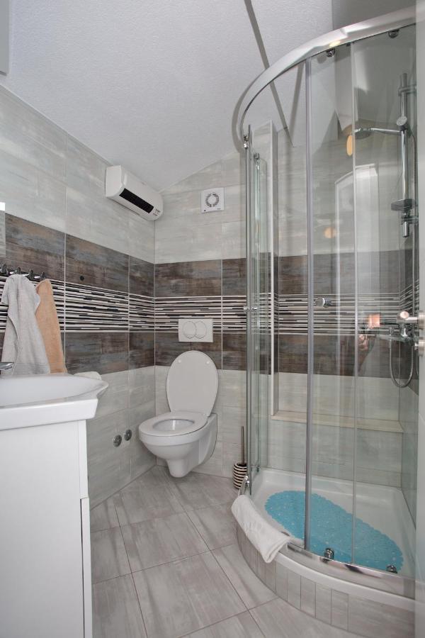 Nemira Beach Getaway Оміш Екстер'єр фото