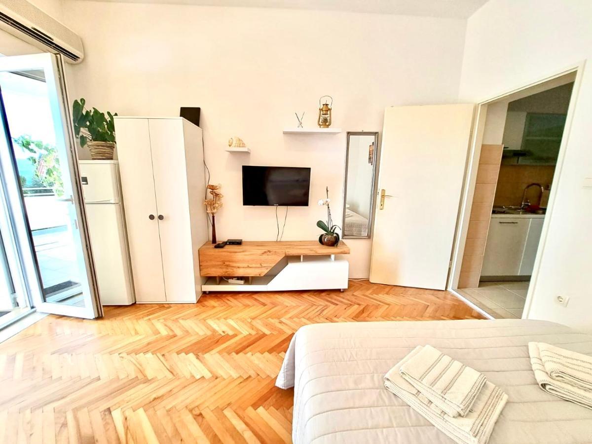 Nemira Beach Getaway Оміш Екстер'єр фото