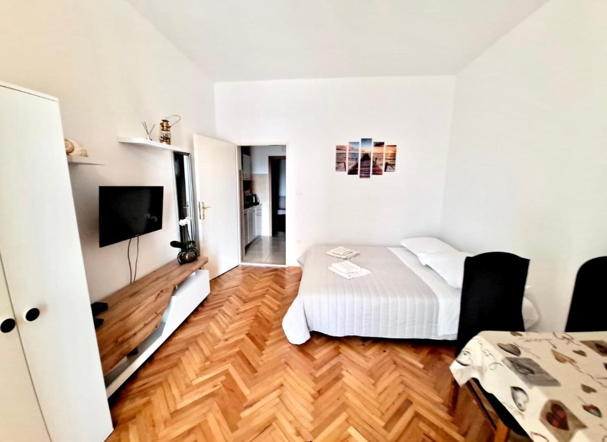 Nemira Beach Getaway Оміш Екстер'єр фото